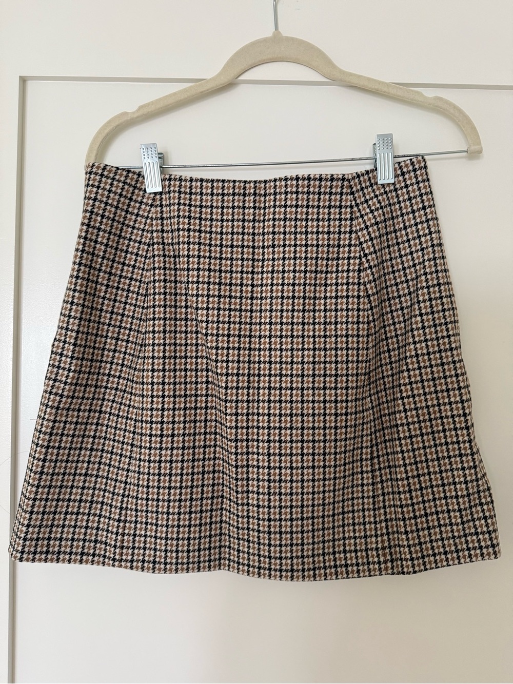 Sezane Nehir Mini Skirt in Navy Ochre Houndstooth - Picture 5 of 12